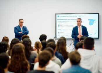 El REF llega a las aulas de Gáldar en el Mes de Canarias