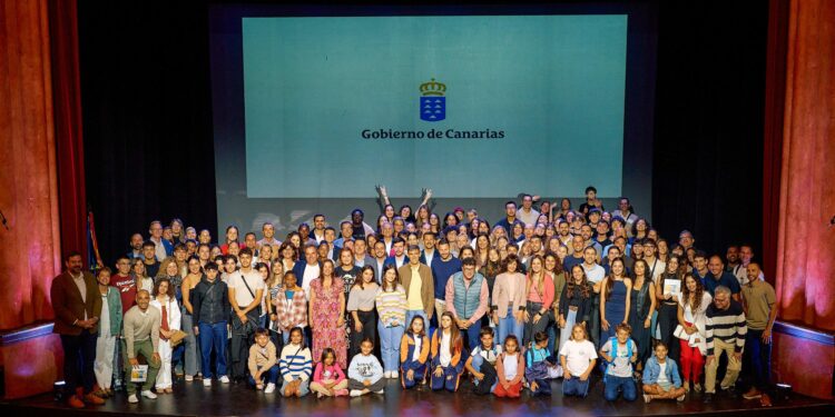 Educación entrega los premios de siete proyectos de actividades complementarias y extraescolares a 28 centros