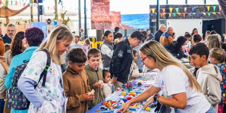 El proyecto Enseñar para Emprender culmina su programa formativo con mercadillos escolares en El Hierro y Lanzarote