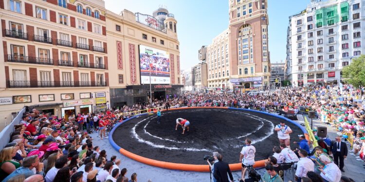 La lucha canaria conquista Madrid en una jornada para la historia