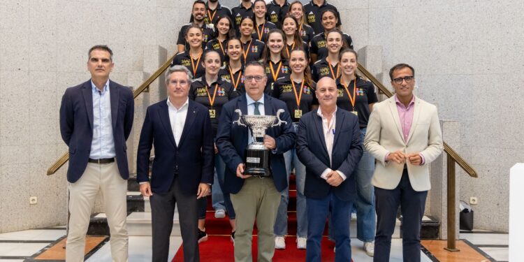 Poli Suárez celebra el “histórico” primer título del Club Voleibol Heidelberg en la Liga Iberdrola femenina