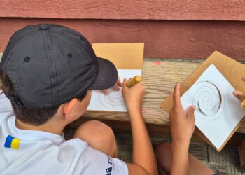 Patrimonio Cultural acerca los grabados rupestres benahoaritas a las aulas