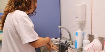 Sanidad conmemora el Día Mundial de la Higiene de Manos con actividades de concienciación
