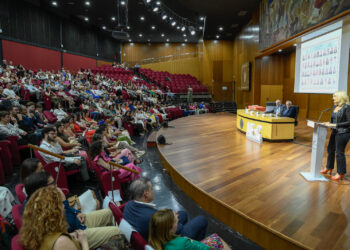Esther Monzón asiste al acto homenaje de los nuevos especialistas en Medicina y Enfermería Familiar y Comunitaria