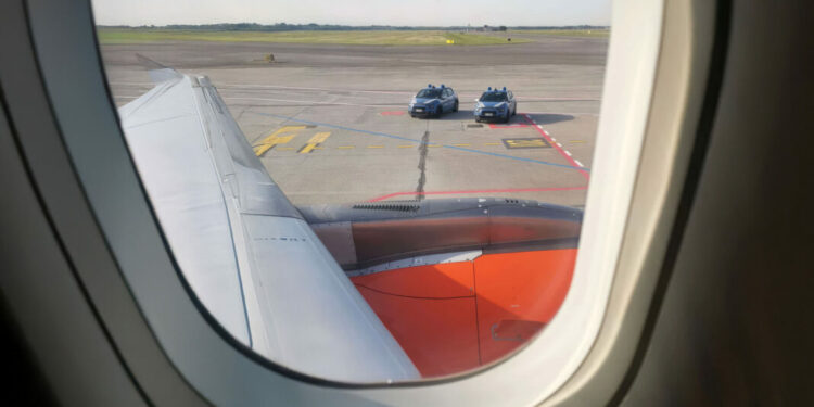 Emergencia a bordo: un vuelo de Easyjet a Fuerteventura regresa a Milán tras detectarse humo en cabina