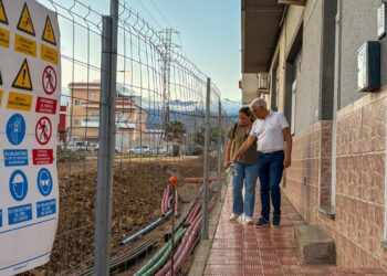 JOSE CARLOS RODRÍGUEZ RODRÍGUEZ Y ÉRIKA SÁNCHEZ QUINTERO VISITAN LAS OBRAS DE GUARACHO