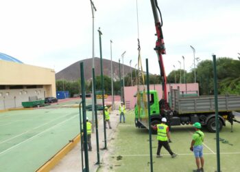 Las pistas de tenis y pádel de la ciudad deportiva, junto al pabellón, fueron derruidas antes del pasado verano (2)