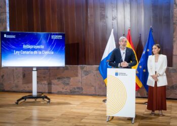 Clavijo asegura que la Ley de la Ciencia permitirá un desarrollo basado en el talento y en el conocimiento