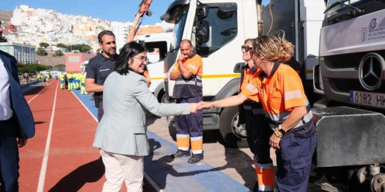 Ocho empresas optan al suministro de una veintena de nuevos vehículos para modernizar el Servicio Municipal de Limpieza (foto de archivo) 1