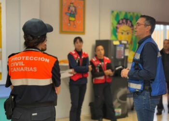 Proteccioìn Civil y la Policiìa Local colaboran para mejorar la seguridad en los centros educativos del municipio