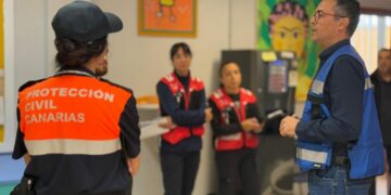 Proteccioìn Civil y la Policiìa Local colaboran para mejorar la seguridad en los centros educativos del municipio