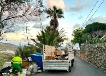 Recogida de enseres y trastos hoy miércoles en el barrio de Anzo