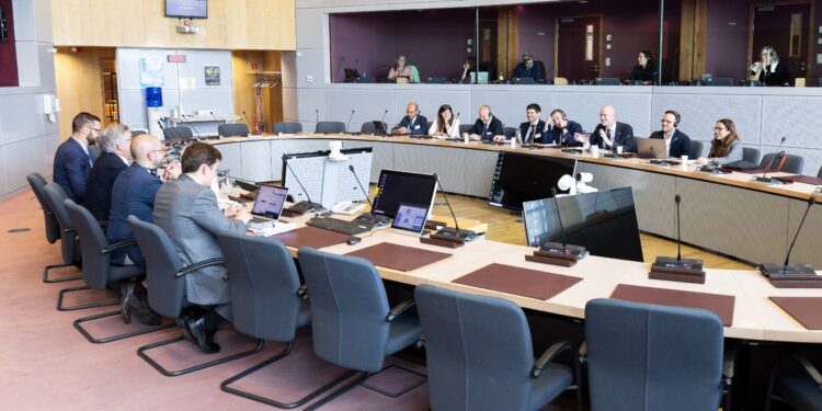 Canarias exige al Estado prioridad en el reparto de los 3.000 millones extra para migración que activará Bruselas