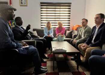 Canarias contribuye con un sistema de radiocomunicación de Emergencias el control de fronteras en Gambia