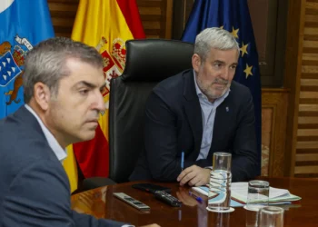 Gobierno de Canarias: Que la Justicia y la Policía actúen en el reparto de los menores si hace falta