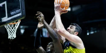 80-90. El Galatasaray desactiva al Tenerife y es el primer finalista de la Liga de Campeones