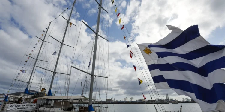 El velero-escuela Capitán Miranda, el «embajador del mar» de Uruguay, recala en Gran Canaria