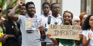 La comunidad africana en Canarias tilda de «asesinato» la muerte de Abdodulie Bah y exige justicia