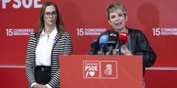 El PSOE acusa a Delgado de falsear cifras de ayudas a dependencia y se suma a pedir su cese