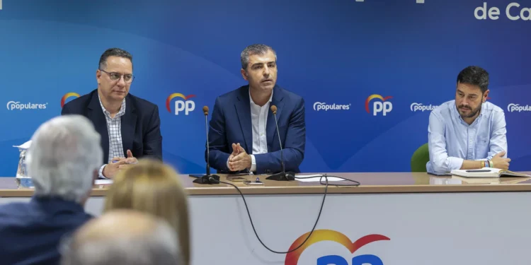 El PP ve «insuficientes» las explicaciones de Matos y concluye: «llueve sobre mojado» en el PSOE