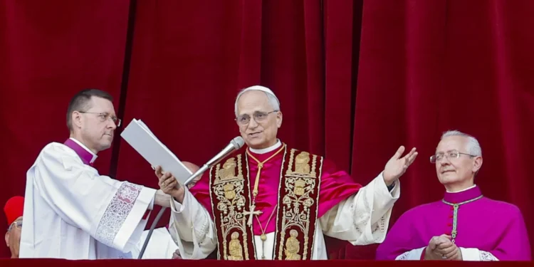 Clavijo invita al nuevo papa León XIV a visitar Canarias y conocer la realidad migratoria