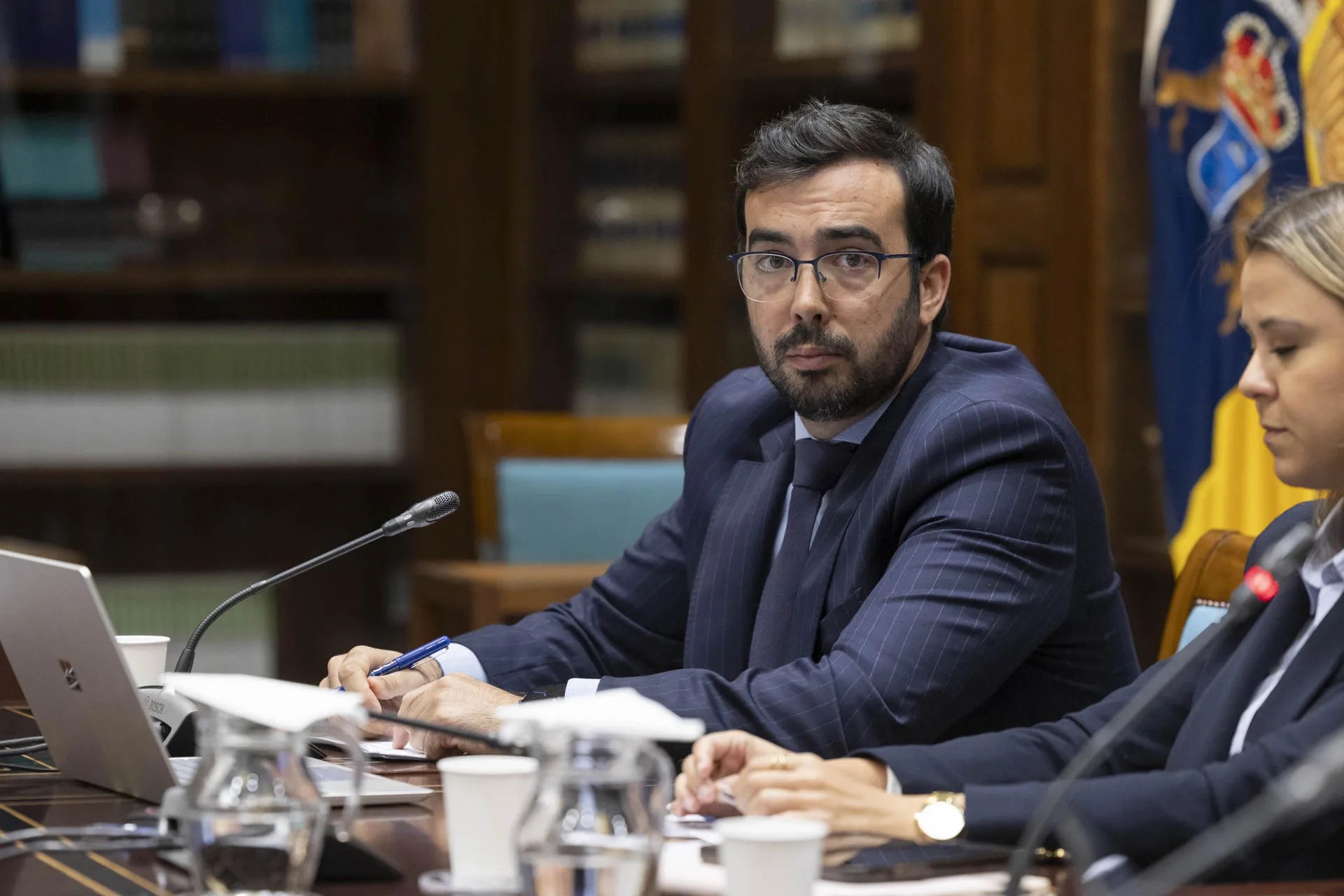 rss-efe7b3e573242065c5b908a9a9bc01f8a9cb806945bw El abogado especialista en derecho tributario y Régimen Económico y Fiscal de Canarias Jaime Gutiérrez Jaizme durante su comparecencia parlamentaria que estudia la revisión del Régimen Económico y Fiscal de Canarias. EFE/Miguel Barreto