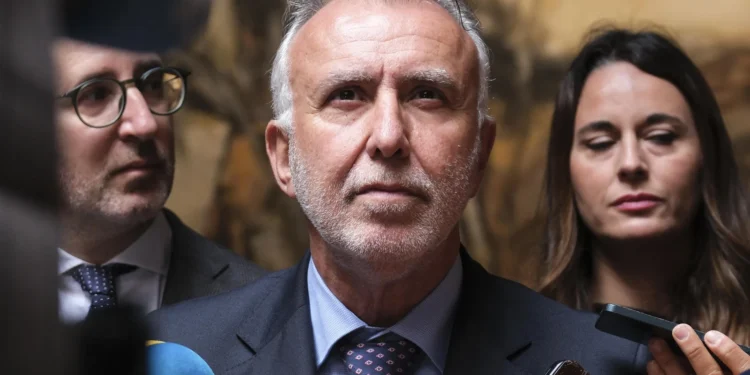 El Gobierno sugiere a Canarias un protocolo para asistir a los menores migrantes que piden asilo