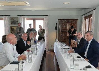 Clavijo pide una estrategia europea para atender a los menores no acompañados