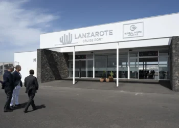 El puerto de Arrecife prevé incrementar este año sus cruceristas en más de un 10 %