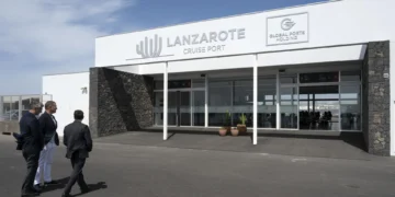 El puerto de Arrecife prevé incrementar este año sus cruceristas en más de un 10 %