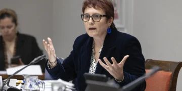 Candelaria Delgado sufre un desvanecimiento cuando comparecía en el Parlamento