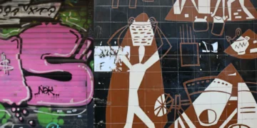 El Ayuntamiento de Madrid protege un mural de César Manrique situado a pie de calle