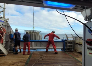 Una estación oceánica confirma el aumento sostenido de la temperatura del mar en Canarias