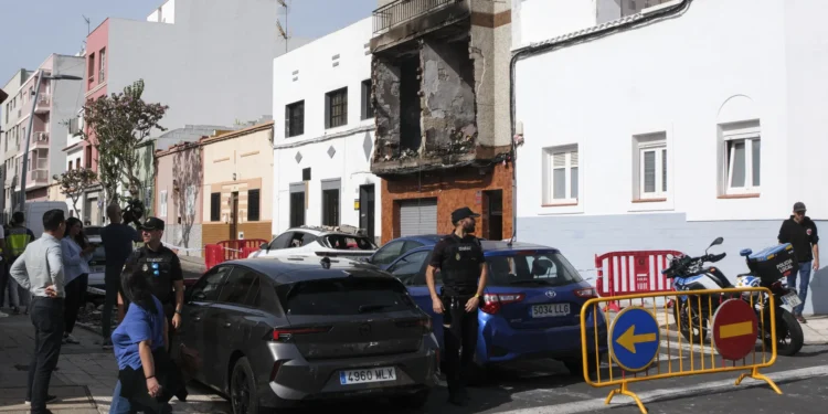 Fallece una mujer tras producirse una explosión y un incendio en una vivienda en La Laguna (Tenerife)