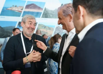 Clavijo afirma que no se debe confundir el debate interno sobre la ecotasa con el programa de gobierno