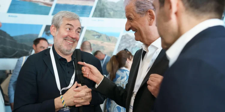 Clavijo afirma que no se debe confundir el debate interno sobre la ecotasa con el programa de gobierno