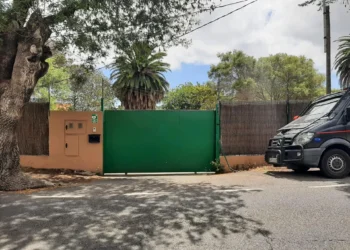 La Policía registra un centro para menores inmigrantes de Las Palmas por delitos de lesiones y odio