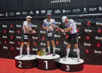 Dylan Magnien y Lucy Charles-Barclay vencen con solvencia en el XXXIII Ironman Lanzarote