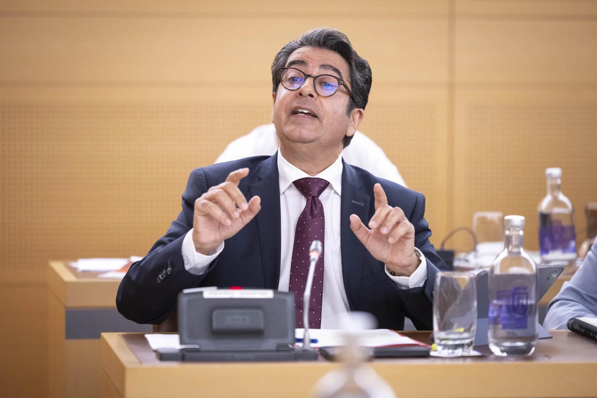 rss-efed069fb58a6f2b49d069ba59cf1d97bf667febc43w El portavoz del PSOE en el Cabildo de Tenerife, Pedro Martín, durante su intervención en el pleno sobre el Estado de la Isla celebrado este lunes. EFE/ Miguel Barreto