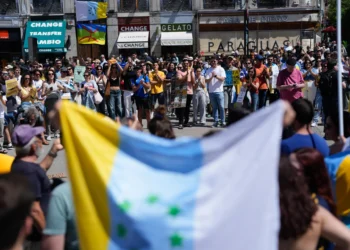 El rechazo a la huella de la masificación turística en Canarias también se replica en Madrid