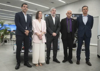Canarias lanza una estrategia para ser referente mundial en el sector aeroespacial