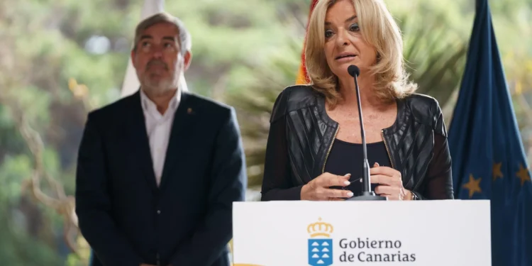 Un SMS permitirá anular, modificar y confirmar la cita con un especialista en los hospitales de Canarias