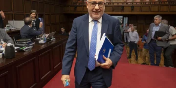 Antonio Morales asegura que su gobierno proyecta «un modelo claro de isla sostenible»