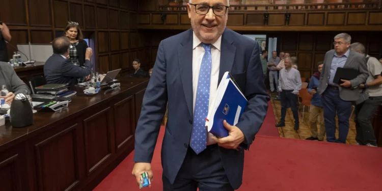 Antonio Morales asegura que su gobierno proyecta «un modelo claro de isla sostenible»