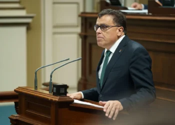 Convalidado el decreto de licencias de vivienda, que según el PSOE vale también para el Siam Park