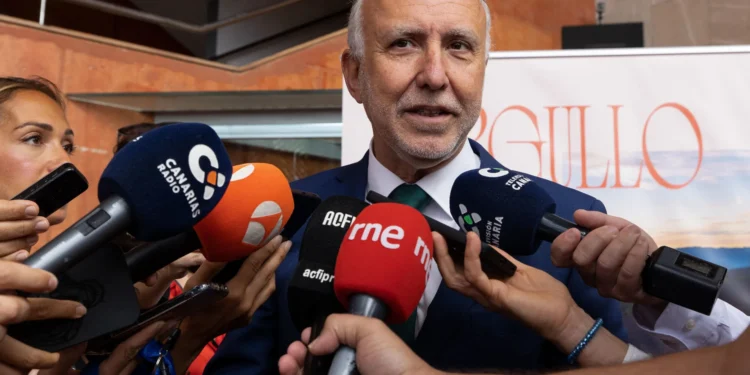 Torres: El Gobierno busca las aportaciones de Canarias para los menores inmigrantes solicitantes de asilo