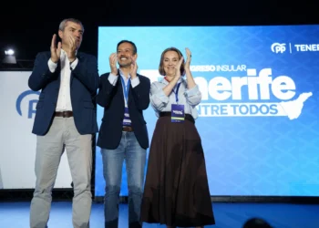 Domínguez pone a Afonso como ejemplo de hombre honrado que dimitió ante acusaciones falsas