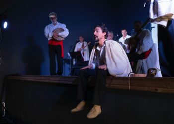 Estudiantes de La Gomera y La Palma se acercan a la música canaria en un concierto didáctico de Los Sabandeños