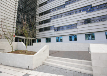 El SCS aboga por que los trabajadores de la sanidad privada alcancen un acuerdo con las patronales