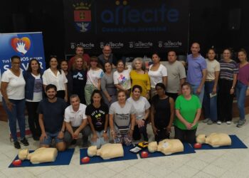 Enfermeras del Área de Salud de Lanzarote forman a cuidadoras y familiares de personas dependientes